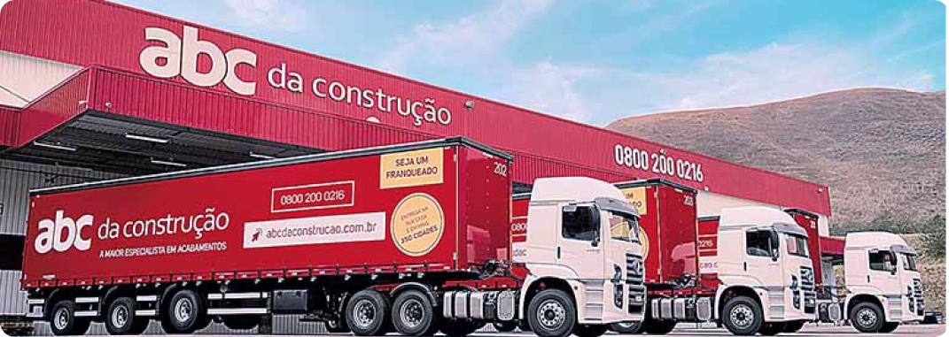 Caminhões da ABC da Construção em operação